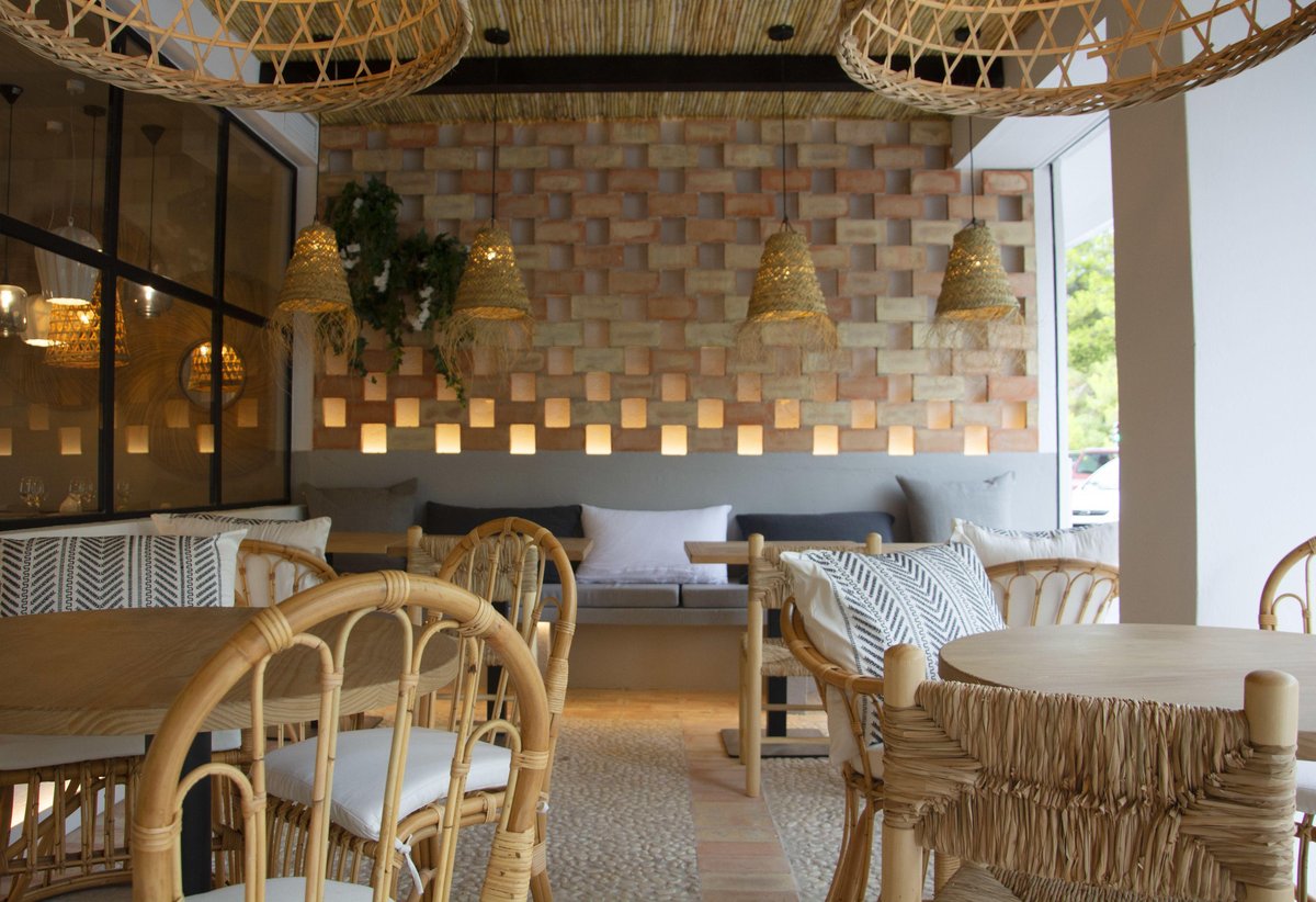 Terasa hotelu You & Co. Saler Beach Boutique